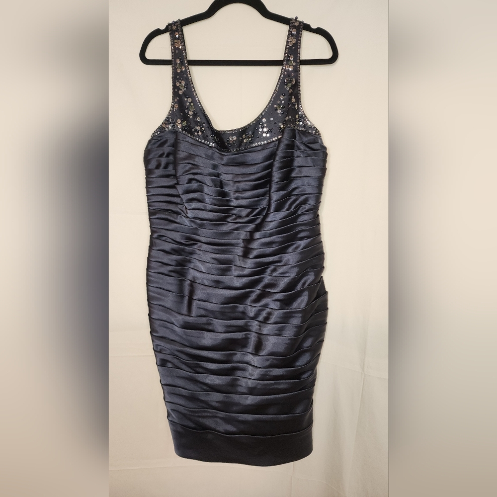 Elegant Navy Sleeveless Dress